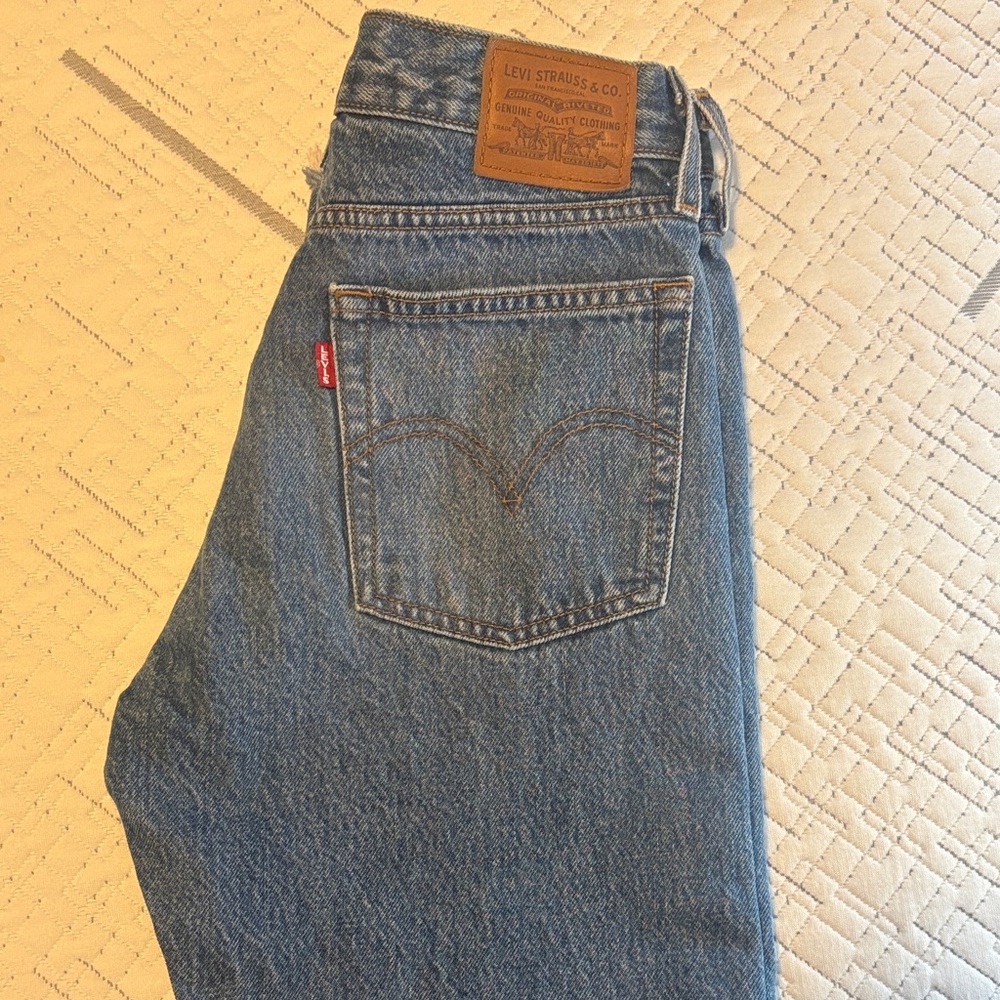 Levi's Classic Straight Men's Jeans in Denim Blue